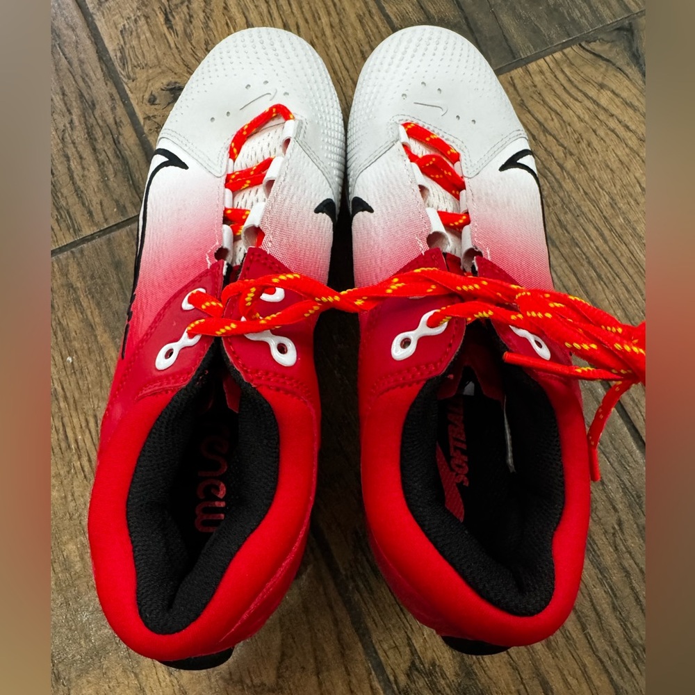 Nike‎ React Black and White Women's Softball Cleats - Picture 2 of 7